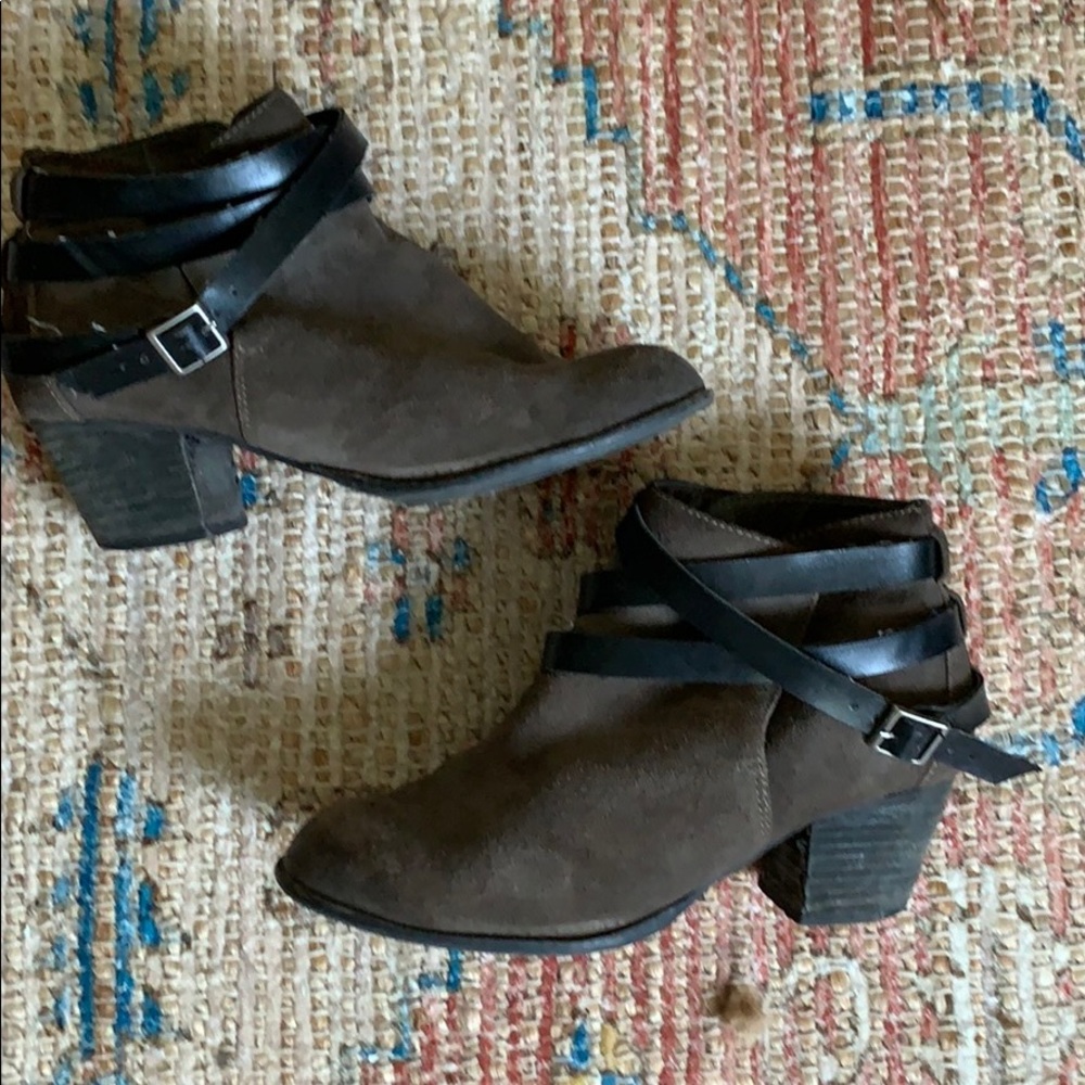 DV Dolce Vita | Suede Booties